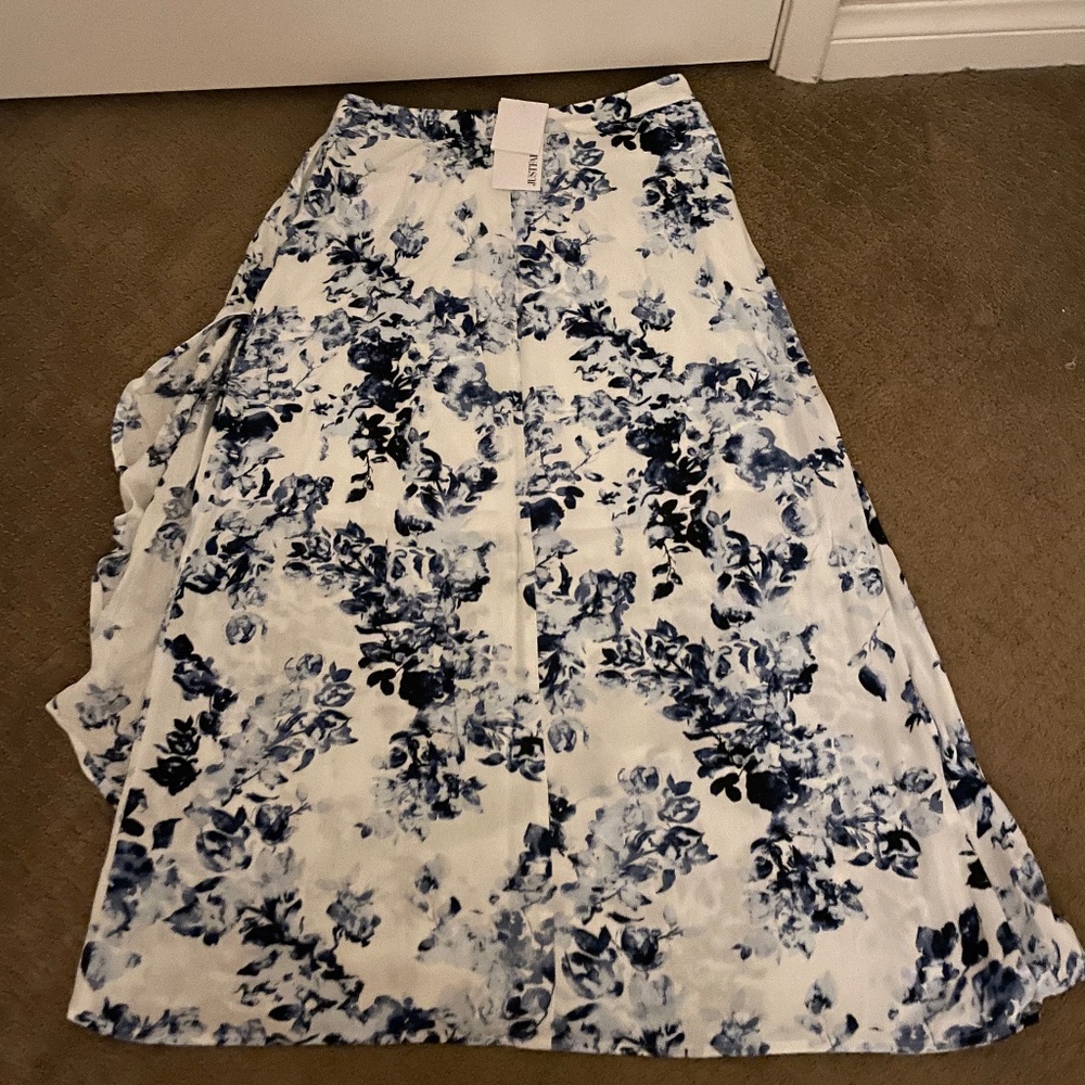 Justfab floral blue skirt